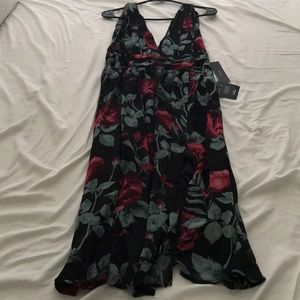 Deep V floral midi dress in size S.